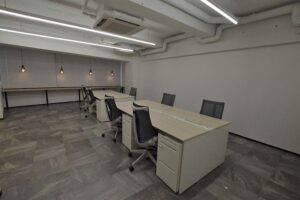 【セットアップ】中央区　会議室付き　スタイリッシュな内装付きオフィス